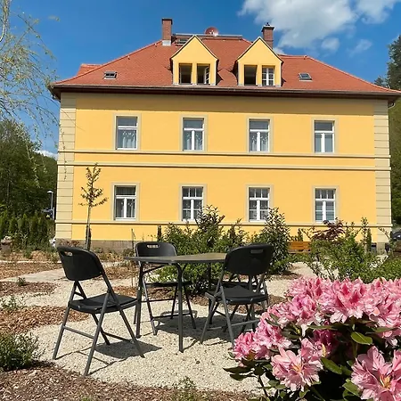 Villa Rathmannsdorf Apartment *
